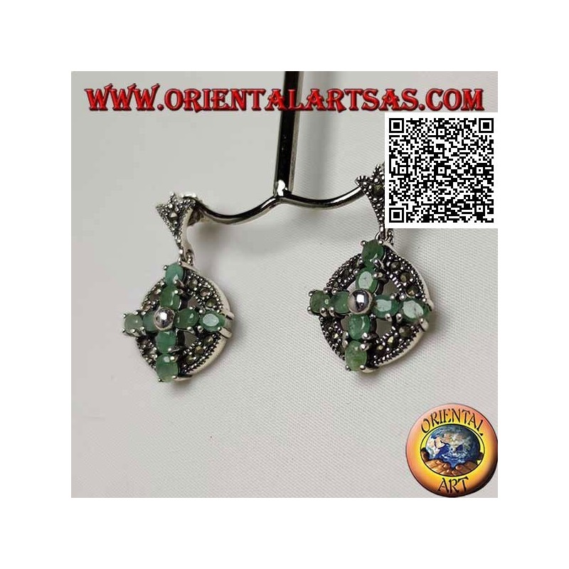 Boucles d'oreilles en argent croix de 8 émeraudes ovales naturelles sur un cercle de marcassite