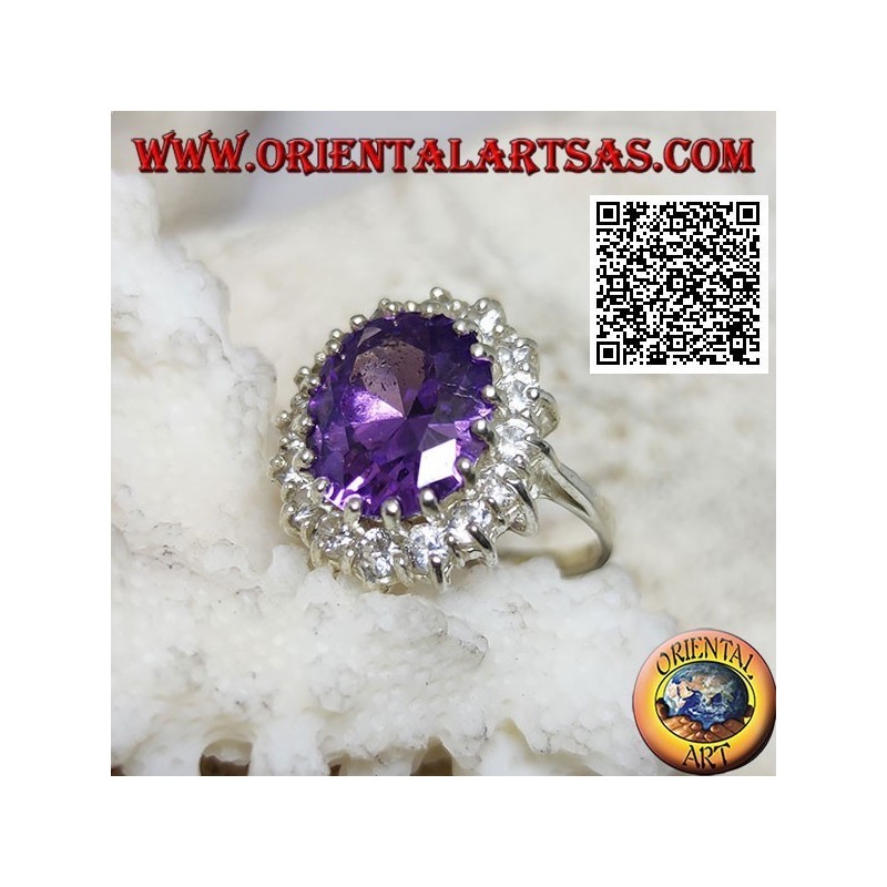 Bague en argent avec améthyste synthétique ovale facettée sertie de zircons blancs