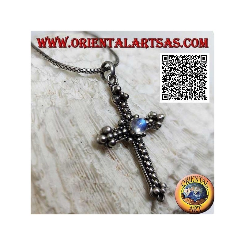 Ciondolo in argento croce ortodossa decorata a palline con labradorite a fluorescenza  blu tonda centrale