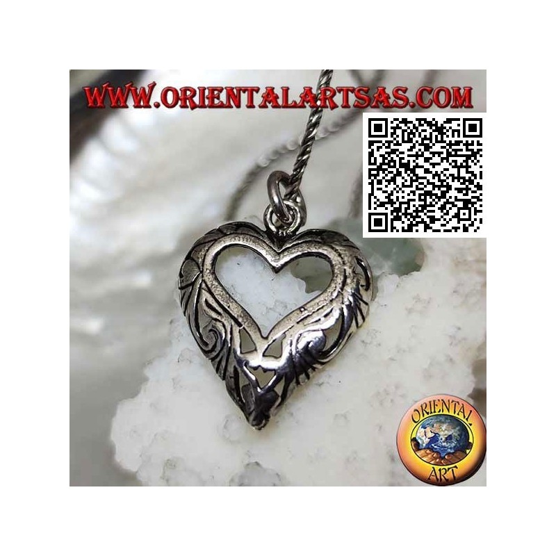 Pendentif en argent à décor ajouré en forme de coeur