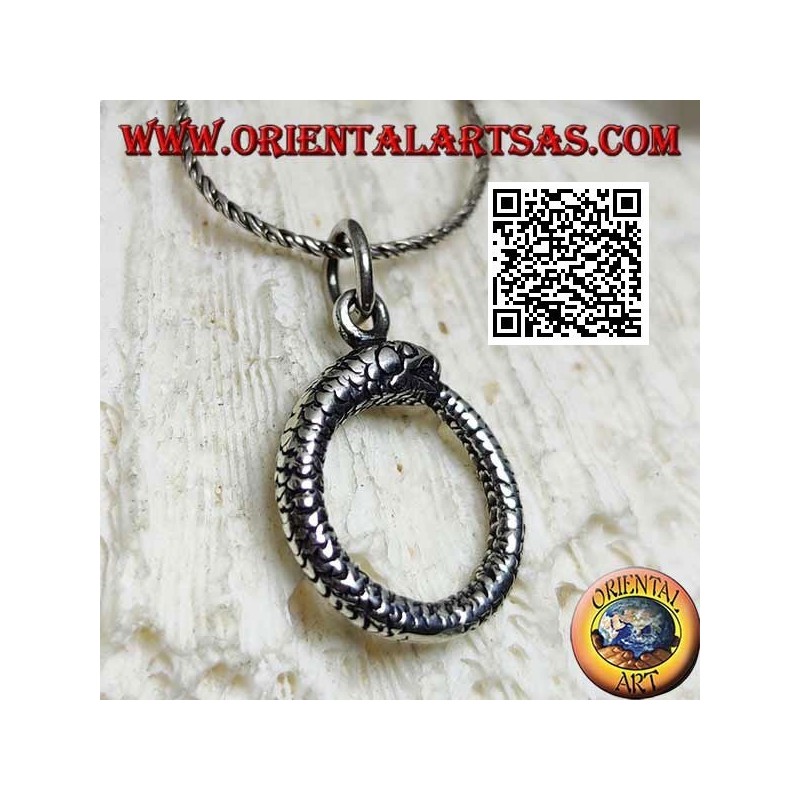 Colgante de plata en forma de Ouroboros o Ouroboros
