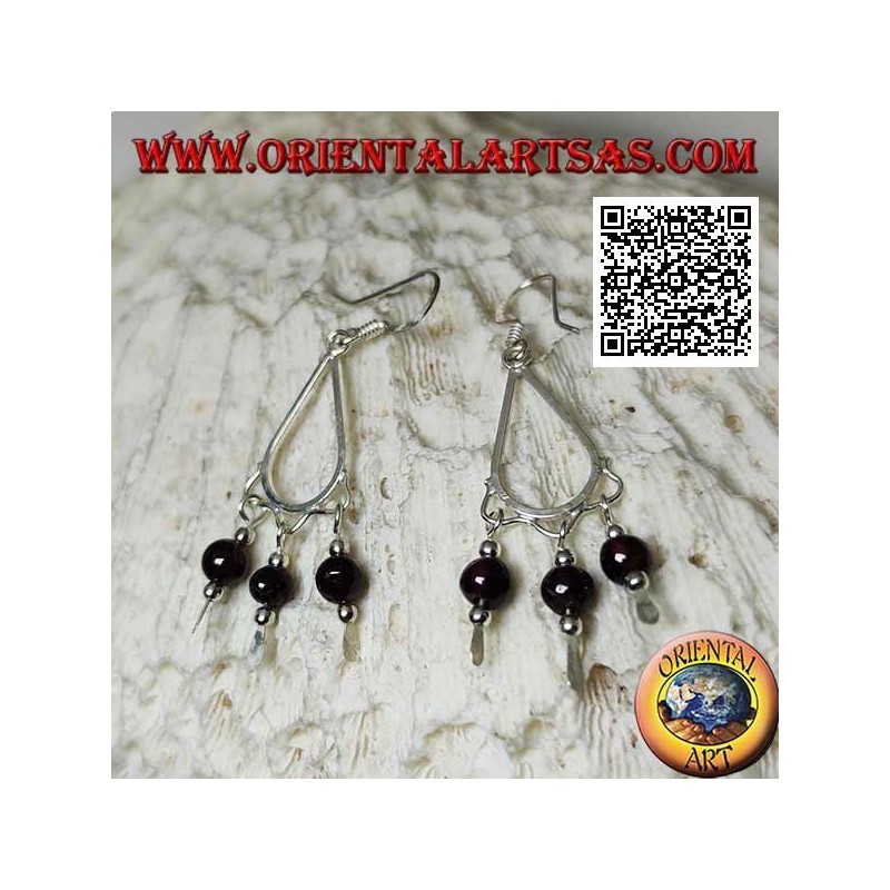 Drop earrings in silver with 3 hanging garnet balls