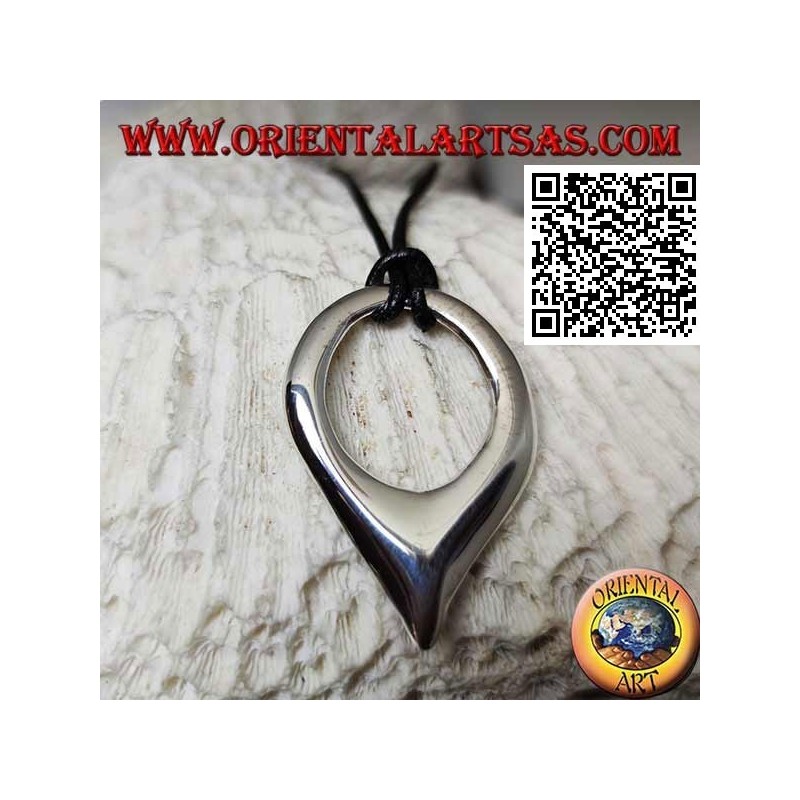 Ciondolo in argento liscio a forma di goccia rovesciata con cordoncino