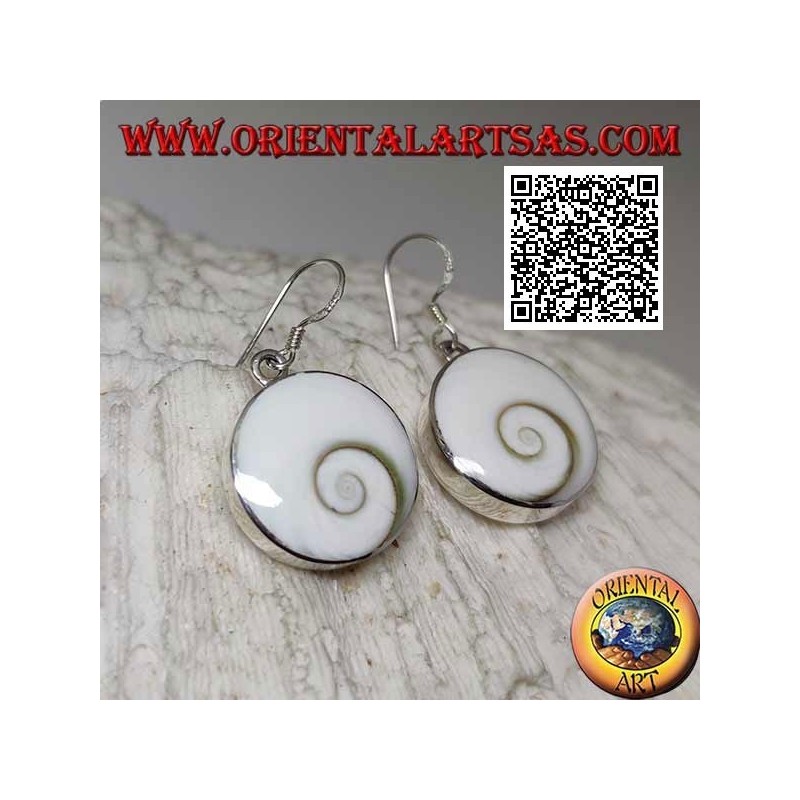 Silberne Ohrringe mit runder "Eye of Saint Lucia" -Schale auf glatter Montage