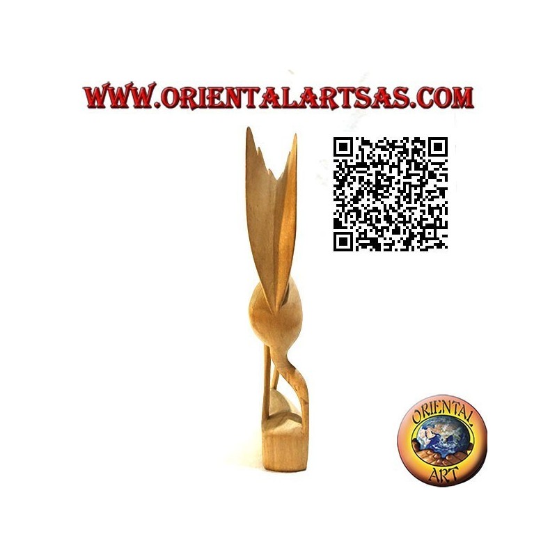 Sculpture d'un flamant rose nourri en bois d'hibiscus 20 cm