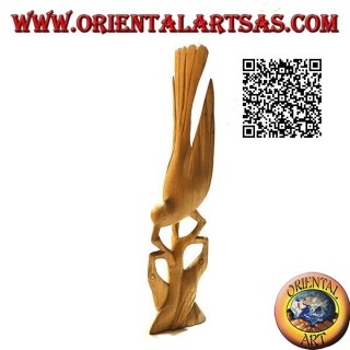 Sculpture of a pheasant on a branch with its young in 22 cm hibiscus wood