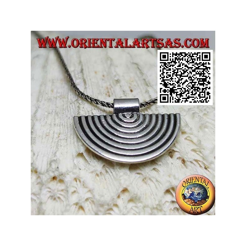 Ciondolo in argento, linee semicircolari a forma di ventaglio