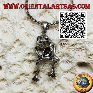 Colgante de plata en forma de rana articulado en el centro