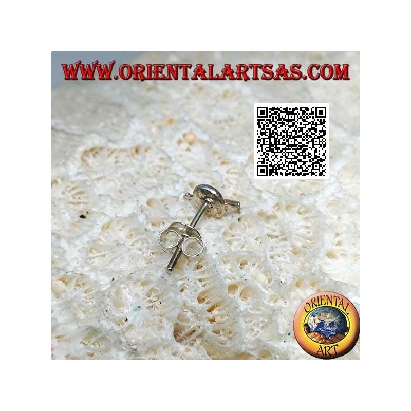 Mini silver earring, spiral crossed centrally by the arrow