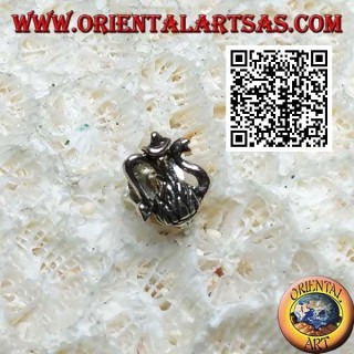 Mini boucle d'oreille en argent, la cruche sculptée