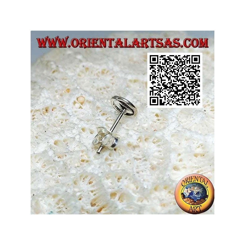 Mini silberner Ohrring, das A der Rächer im Kreis