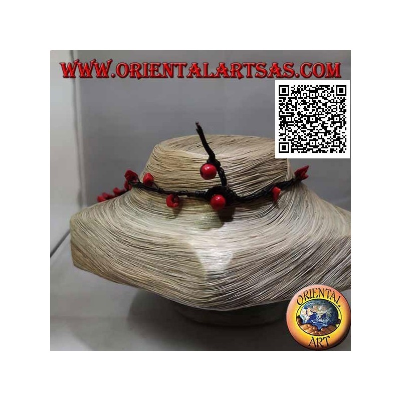 Gargantilla de macramé con cuentas y fragmentos de coral