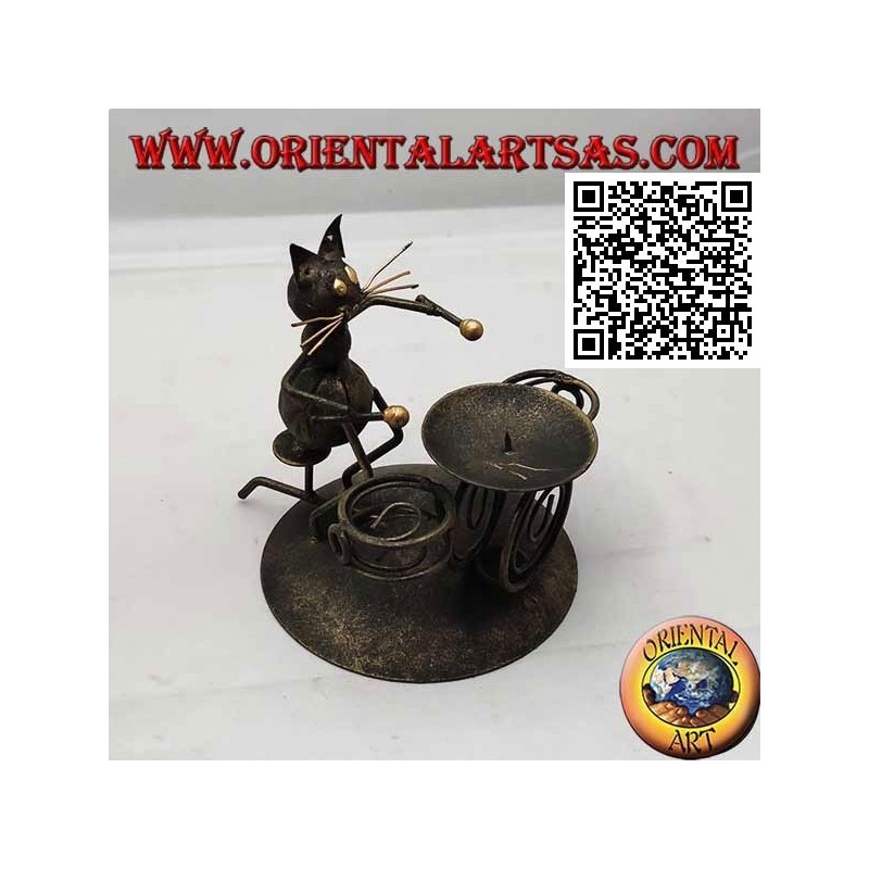 Portacandele in ferro battuto, il gatto batterista