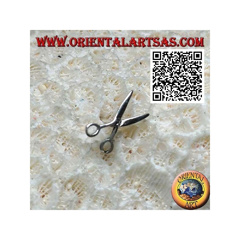 Mini boucle d'oreille en argent, ciseaux ouverts