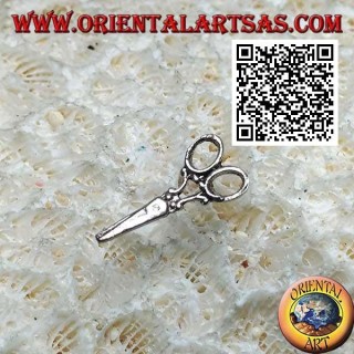 Mini pendiente de plata, tijeras cerradas