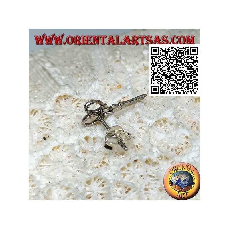 Mini silver earring, closed scissors