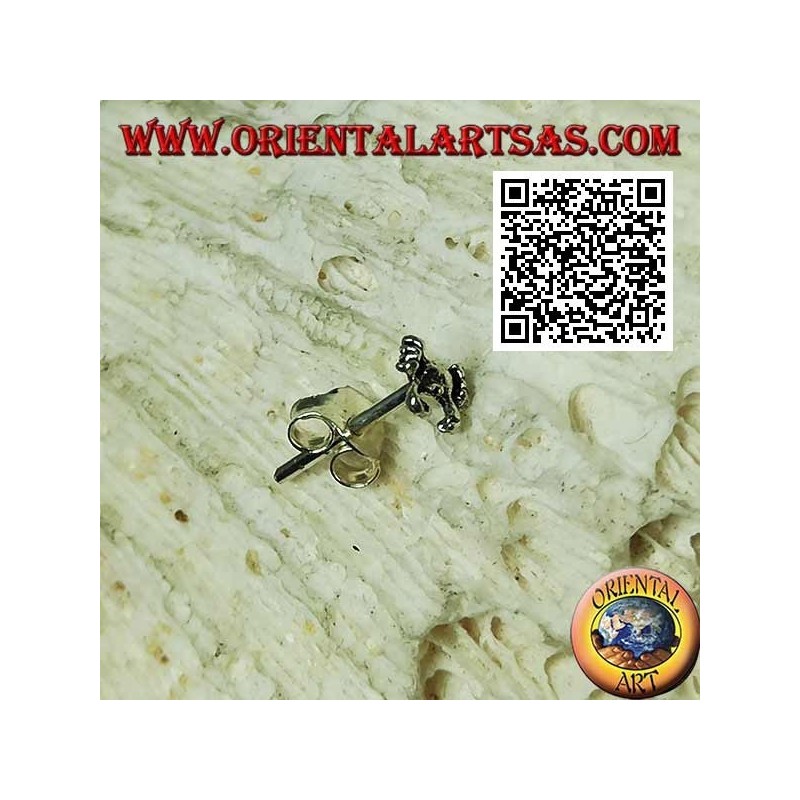 Mini boucle d'oreille en argent, le petit crabe
