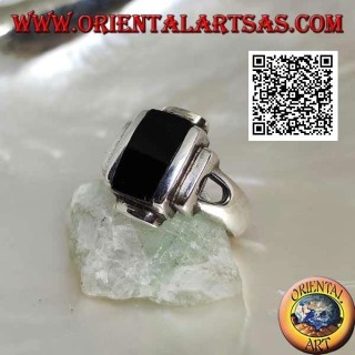 Bague en argent avec rectangles superposés lisses et onyx rectangulaire
