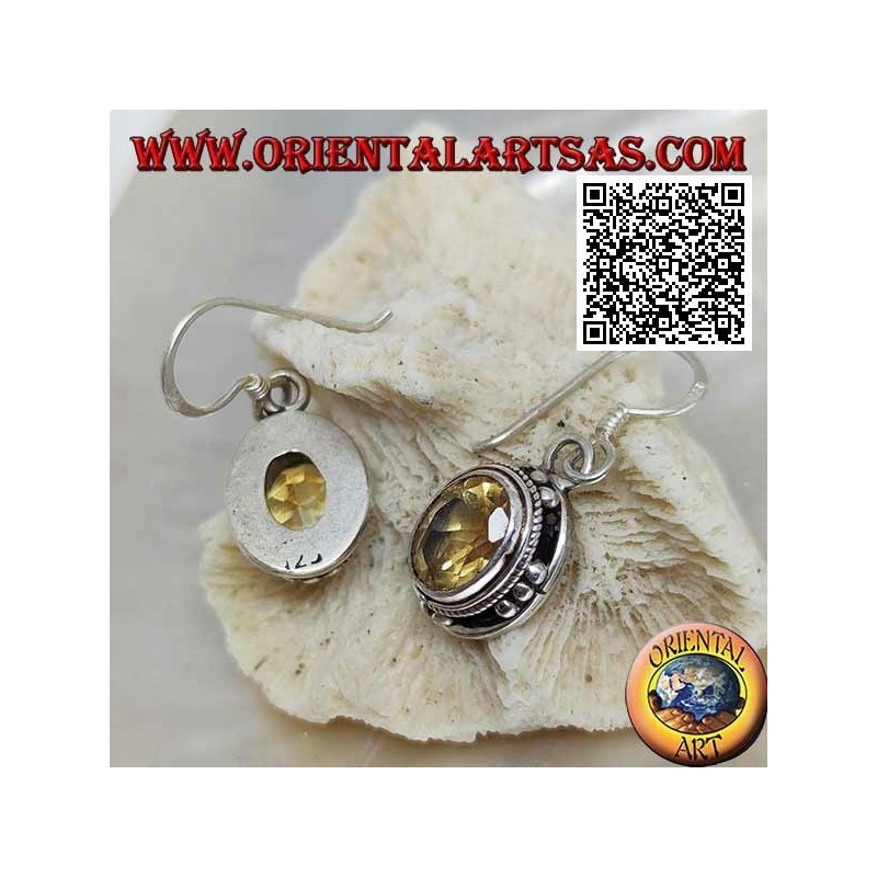 Pendientes de plata con topacio amarillo ovalado natural y trío de bolas en los cuatro puntos cardinales