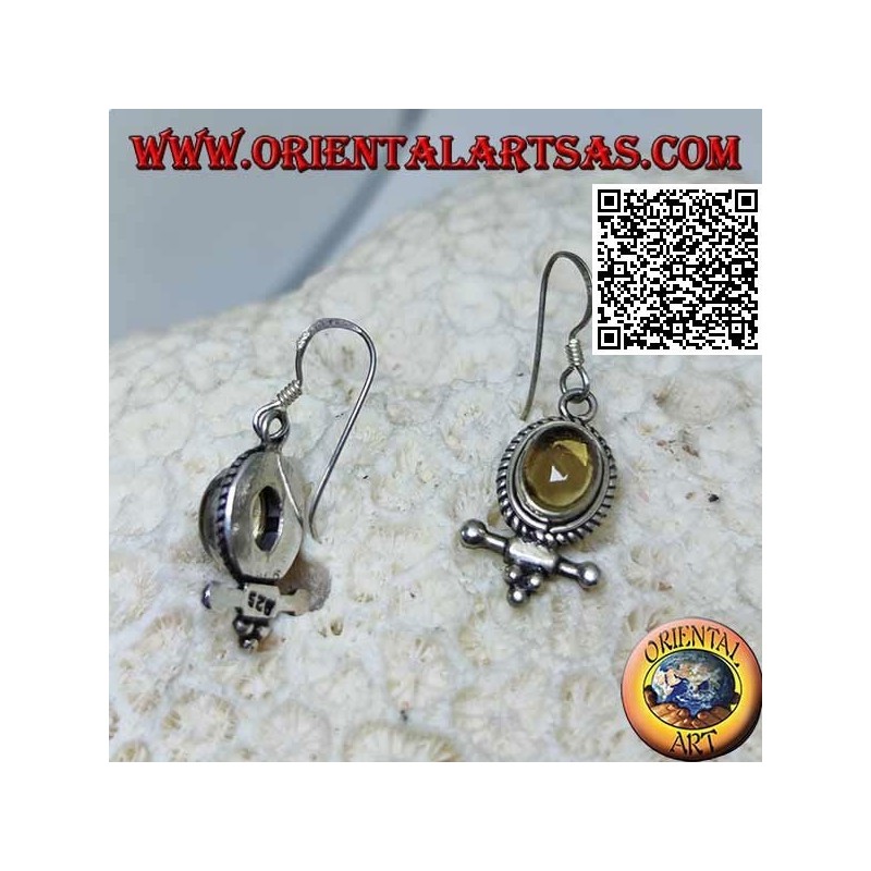 Orecchini in argento con topazio giallo naturale ovale cabochon contornato da intreccio e barra con palline sotto