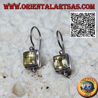 Boucles d'oreilles en argent avec topaze jaune naturelle facettée carrée sur monture lisse