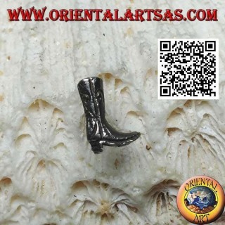 Mini silberner Ohrring, der Stiefel