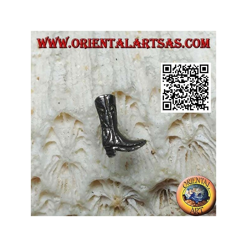 Mini silver earring, the boot