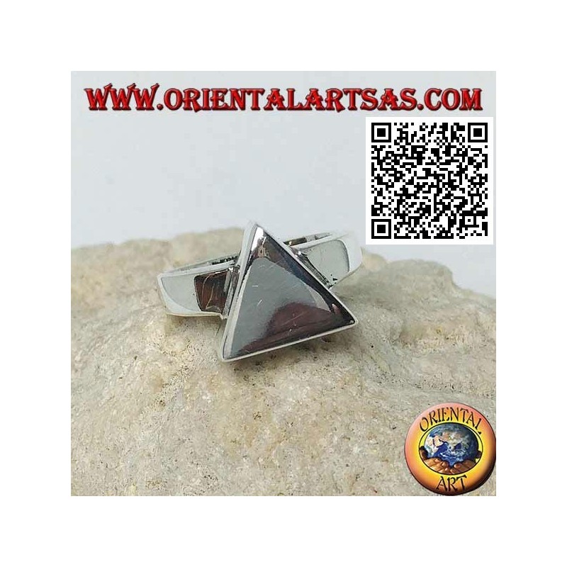 Bague en argent lisse avec prisme de base triangulaire