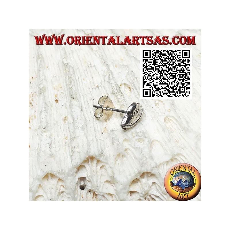 Mini silver earring, the UFO (the alien spacecraft)