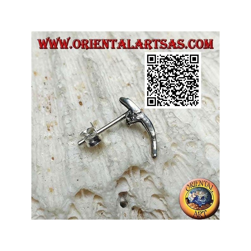 Mini orecchino d'argento, il delfino con agata verde sul dorso