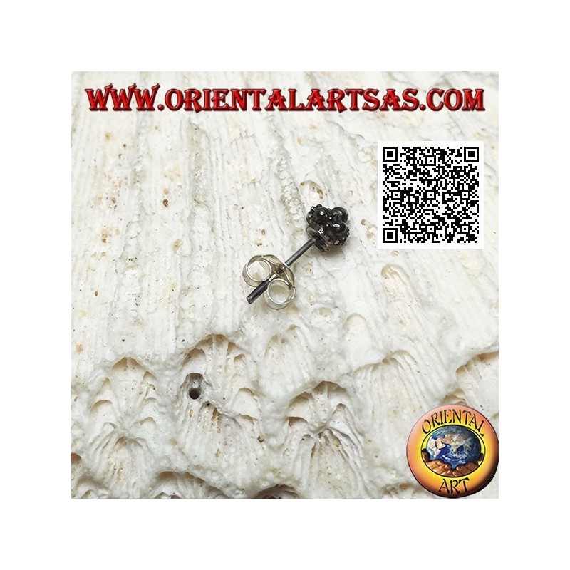 Mini boucle d'oreille / point de nez en argent, la boule au style oriental