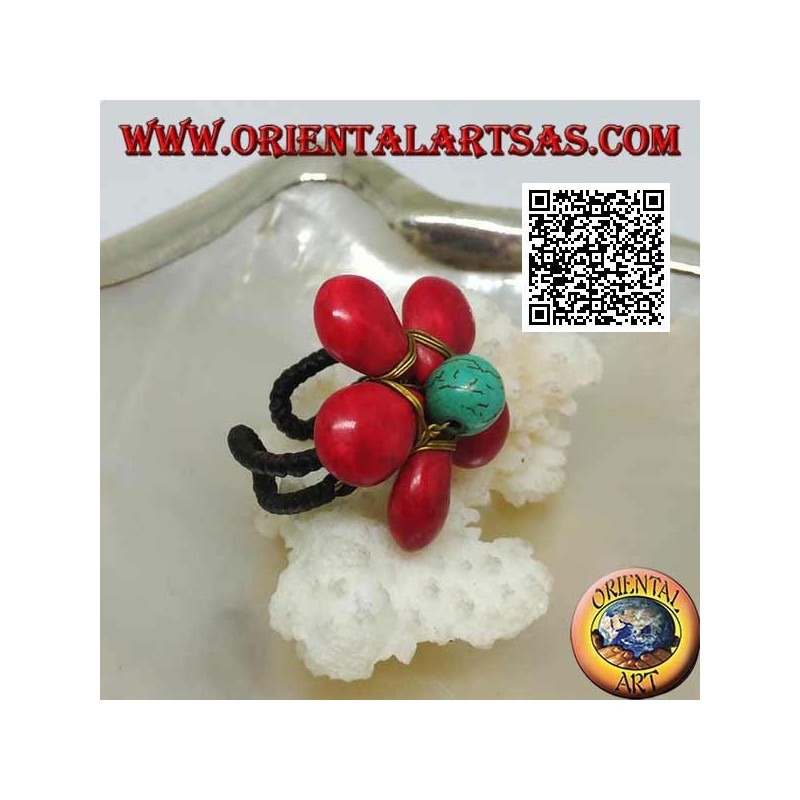 Anillo ajustable en forma de flor en pasta de coral y centro turquesa en latón dorado (macramé)