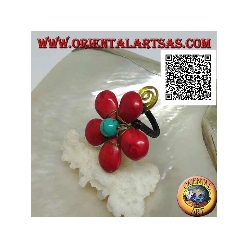 Adjustable flower ring in coral paste and trchese center with spiral in gold-plated brass (macramé)