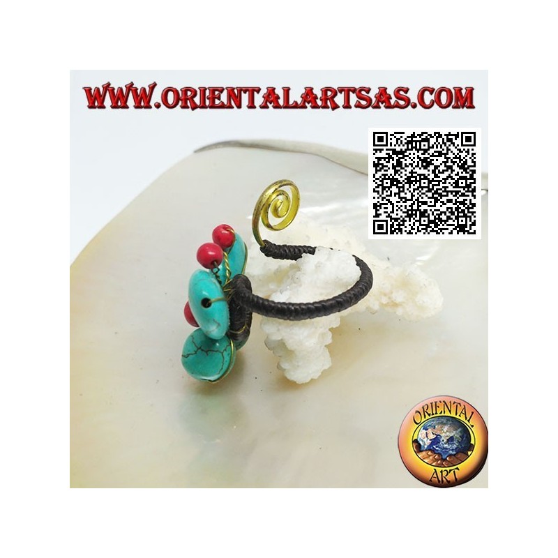 Anello regolabile a farfalla di pasta di turchese e centro corallo e spirale in ottone dorato rivestito (macramè)