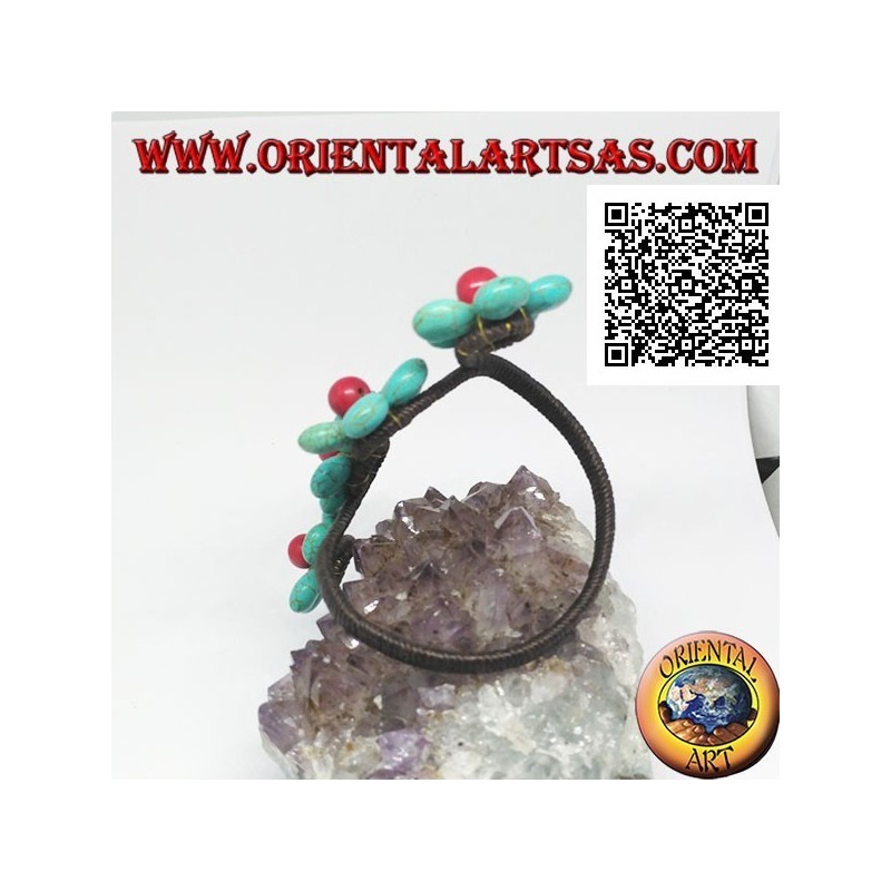 Verstellbares starres Armband mit 4 türkisfarbenen Blüten und Korallenmitte aus vergoldetem Messing (Makramee)