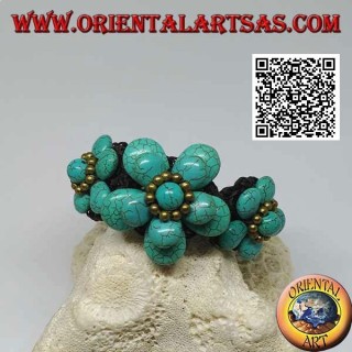 Bracelet souple avec cinq fleurs en pâte turquoise et boules en laiton doré