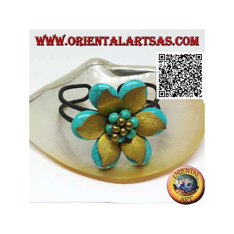 Adjustable rigid flower bracelet in turquoise paste and leaves in gold-plated brass (macramé)
