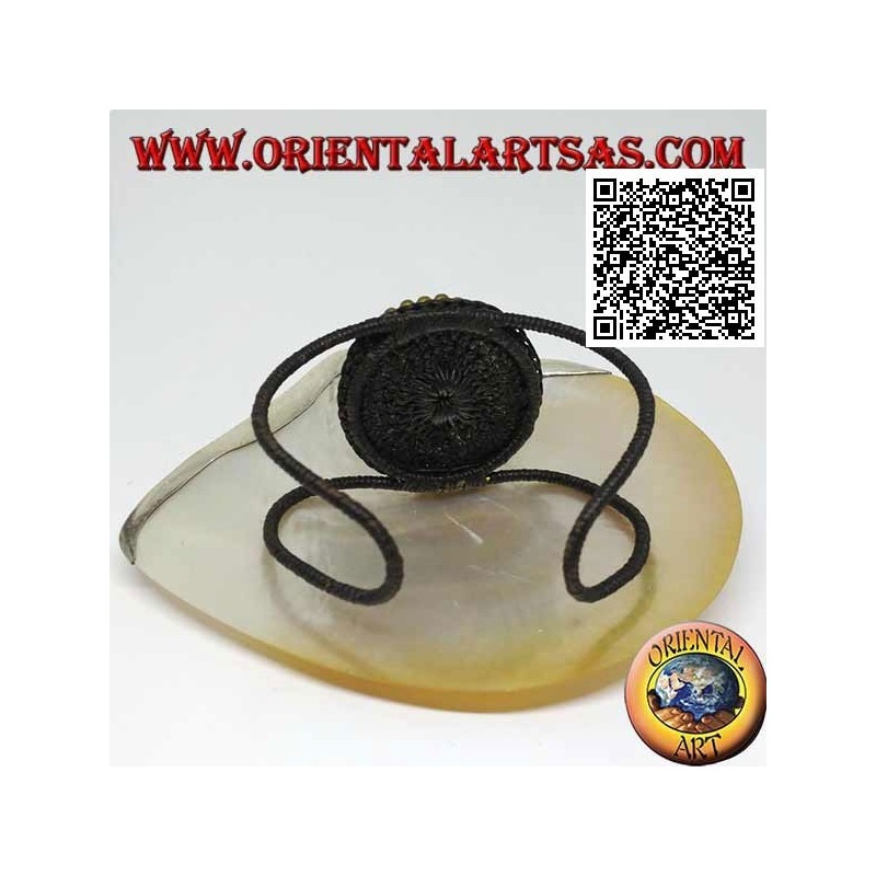 Bracciale rigido regolabile pasta di turchese ovale contornata da palline in ottone dorato rivestito (macramè)