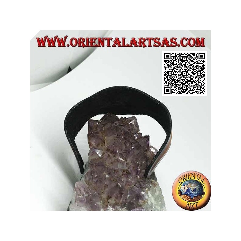 Verstellbares starres Armband mit zweifarbig geprägtem Leder