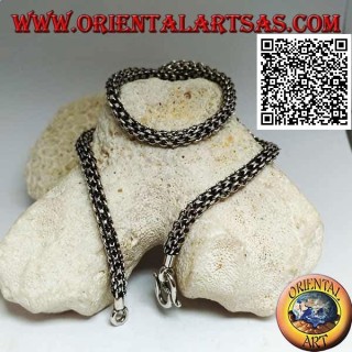 Collier en argent 925 ‰ avec section carrée d'anneaux entrelacés, tour de cou 41 cm x 4 mm