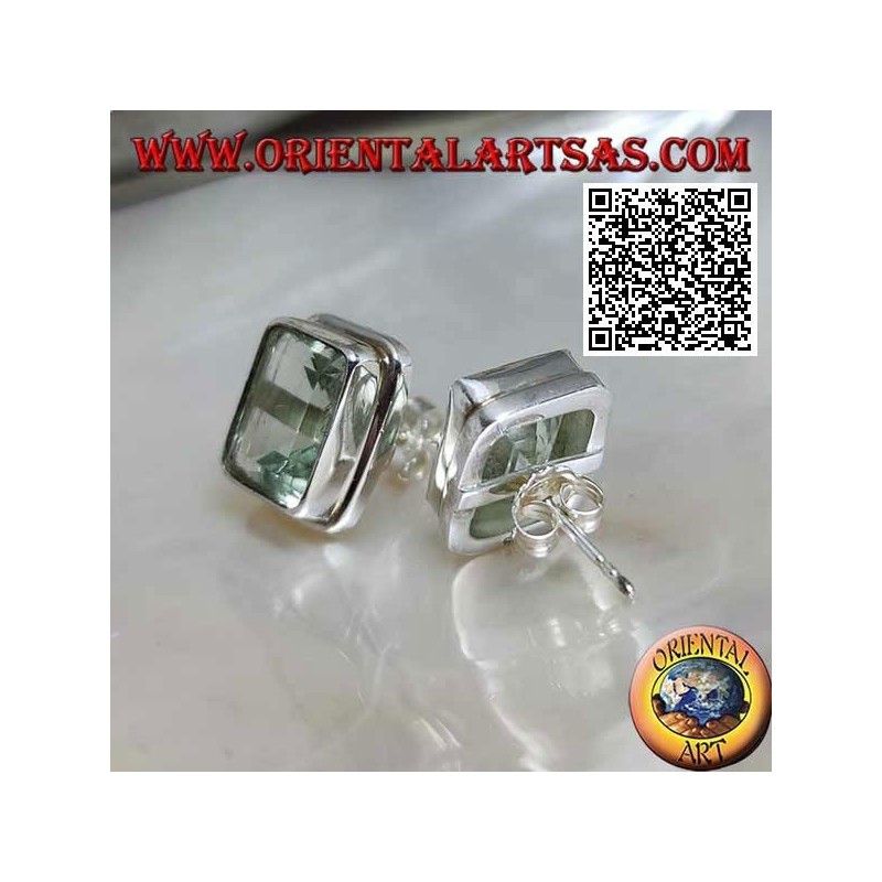 Pendientes lóbulos de plata con aguamarina natural rectangular (corte carré) en un engaste de borde liso