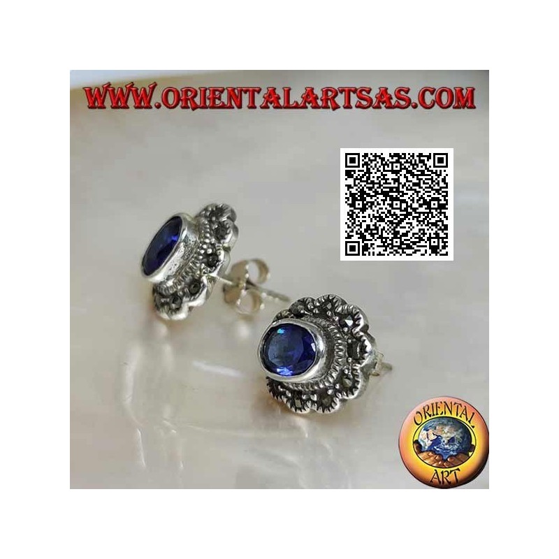 Orecchini in argento da lobo con zaffiro di sintesi ovale con cornice a nuvoletta di marcassite