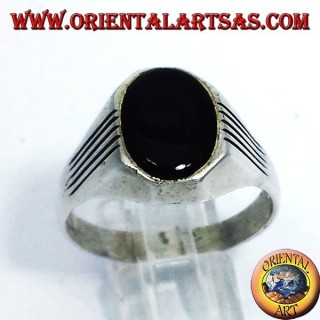anello con righi in argento, con onice ovale