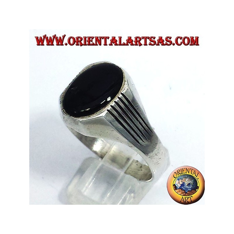 anillo de plata con líneas, ónix oval