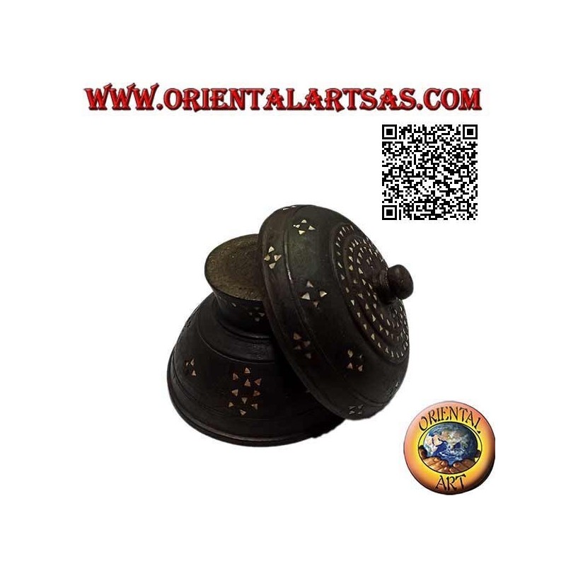 Round box with foot made by hand in mahogany wood and inlaid with mother of pearl (Lombok)