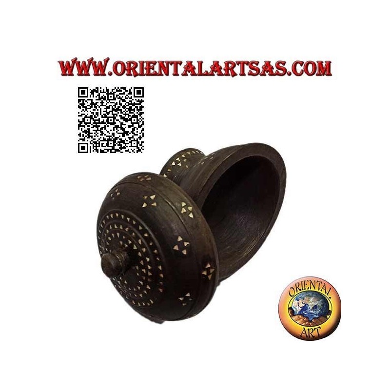 Round box with foot made by hand in mahogany wood and inlaid with mother of pearl (Lombok)