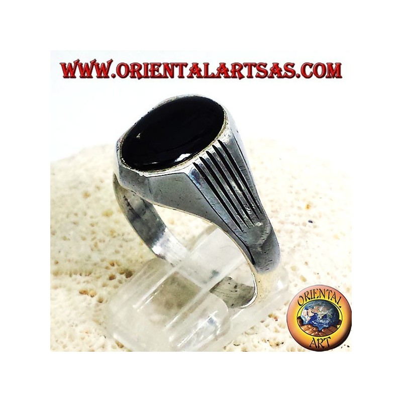 anello con righi in argento, con onice ovale
