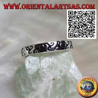Silberring mit graviertem Triskell-Triskell