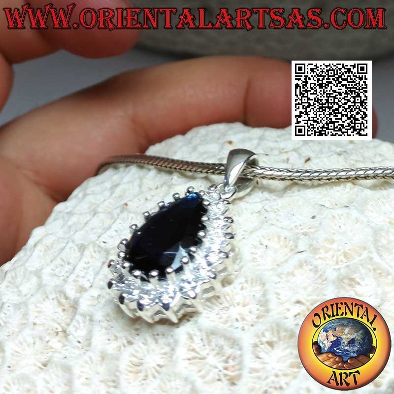 Colgante de plata con zafiro sintético en forma de lágrima rodeado de circonitas blancas