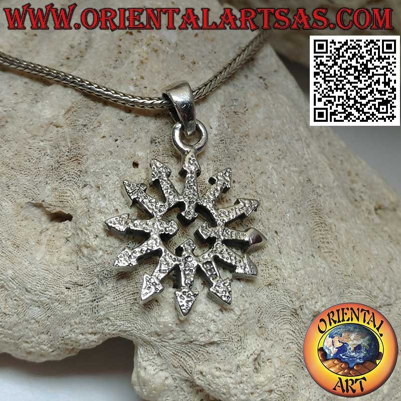 Silver pendant, multidirectional arrows in circle (wind rose of arrows)